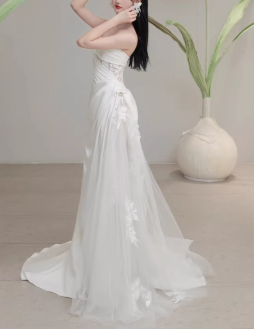 Elegant Ivory Satin Spaghetti Strap Sheath Lace Insert with Train Wedding Dress DP7687