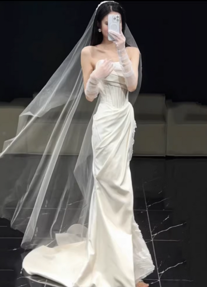 Elegant Ivory Satin Strapless Sheath with Chapel Train & Tulle Veil Wedding Dress DP7693