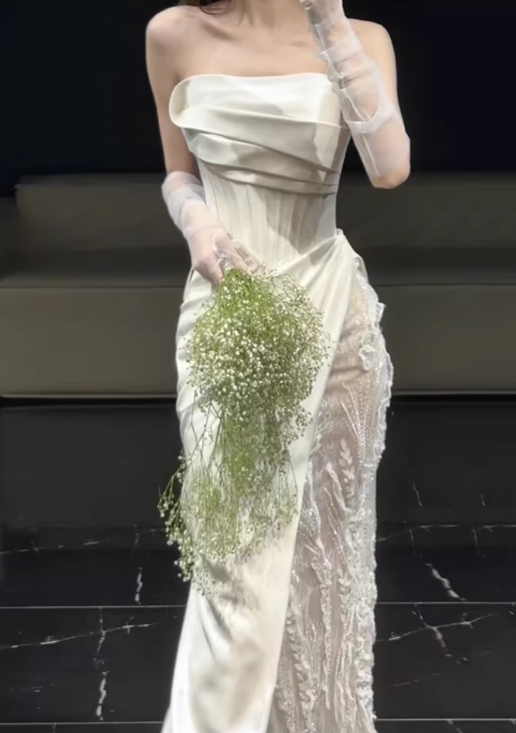 Elegant Ivory Satin Strapless Sheath with Chapel Train & Tulle Veil Wedding Dress DP7693