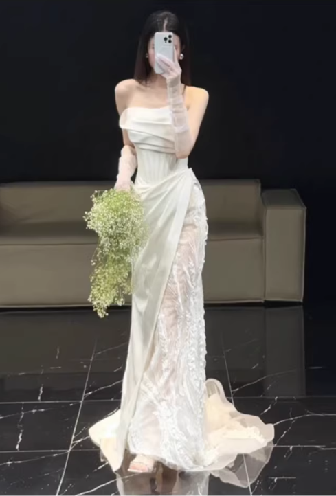 Elegant Ivory Satin Strapless Sheath with Chapel Train & Tulle Veil Wedding Dress DP7693