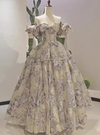 Elegantes, geblümtes Ballkleid mit Herzausschnitt, schulterfrei und Rüschenärmeln für Sweet 16 Quinceañera DP7728