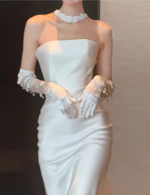 Elegant Ivory Satin Sheath Strapless Tulle Train Wedding Dress DP7739