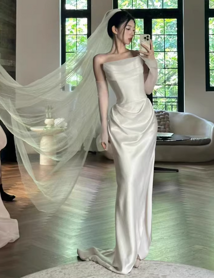 Elegant Ivory Satin Strapless Ruched Tulle Veil Wedding Dress DP7742