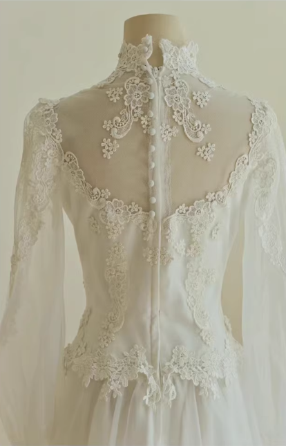 Elegant White Chiffon A-Line Lace Long Sleeve Wedding Dress DP7748