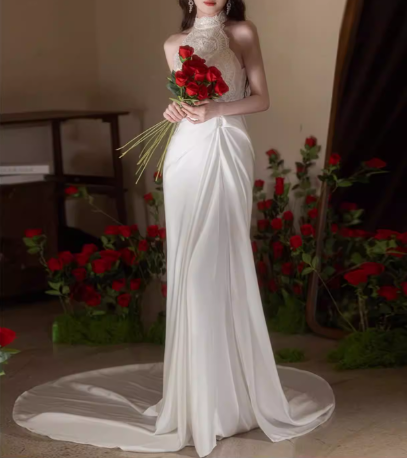 Vintage Ivory Satin Sheath Halter-Neck Lace Bodice & Train Wedding Dress DP7750