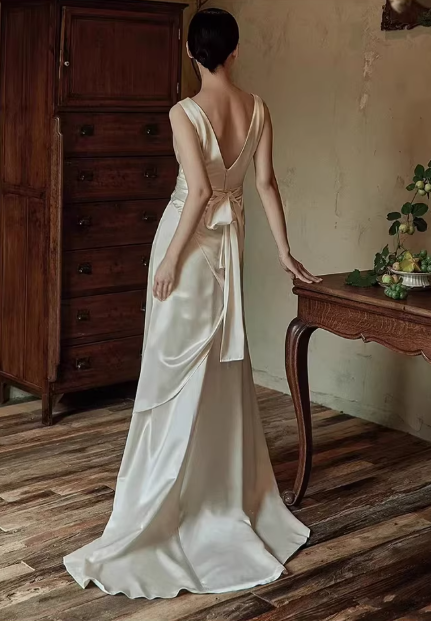 Vintage Ivory Satin Sheath Deep V-Neck Wedding Dress DP7753