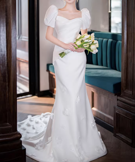 Vintage Ivory Mermaid Puff Sleeve Sweetheart Neckline Wedding Dress with 3D Flower & Chapel Train DP7758