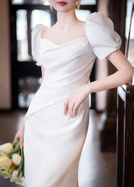 Vintage Ivory Mermaid Puff Sleeve Sweetheart Neckline Wedding Dress with 3D Flower & Chapel Train DP7758