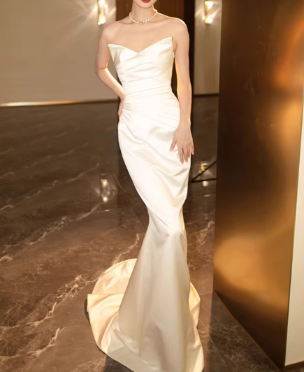 Vintage Ivory Satin Strapless Mermaid Sweetheart Neckline Wedding Dress with Draped Bodice & Chapel Train DP7760