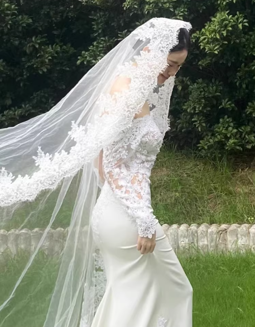 Vintage White Satin Mermaid Lace Long Sleeves Embroidered Veil Wedding Dress DP7752