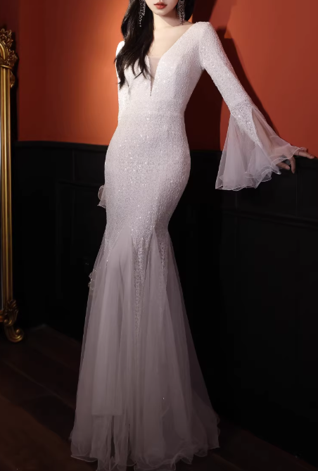Vintage White Sequin Mermaid Evening Gown Deep V-Neck Flared Long Sleeve Tulle Train Prom Dress DP7785