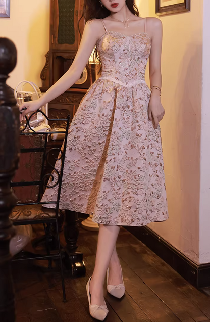 Elegantes rosa A-Linien-Cocktailkleid mit floraler Spitze und Spaghettiträgern, Midi-Abendkleid DP7802