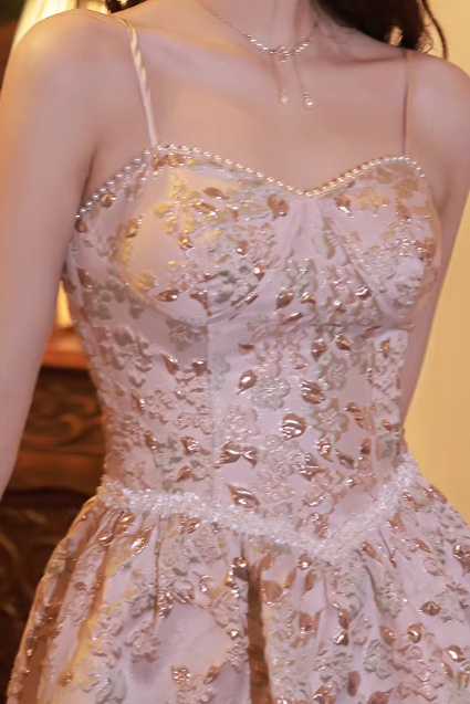 Elegantes rosa A-Linien-Cocktailkleid mit floraler Spitze und Spaghettiträgern, Midi-Abendkleid DP7802