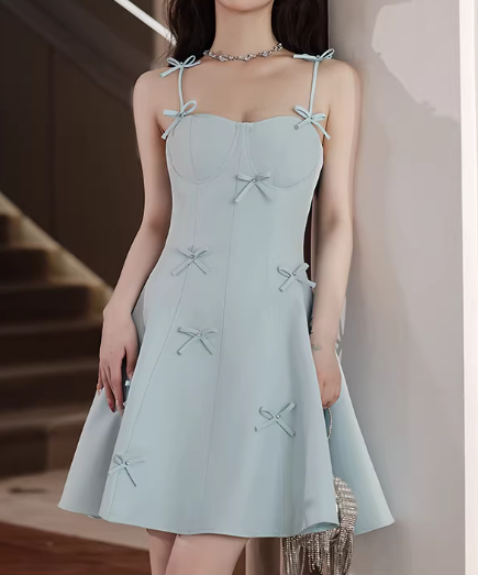 Vintage hellblaues A-Linien-Kleid mit Schleifenverzierung und süßen Spaghettiträgern für den Abschlussball DP7809