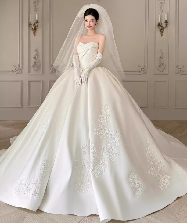 Vintage Ivory Strapless Satin Floral Embroidery Cathedral Veil Wedding Dress DP7831