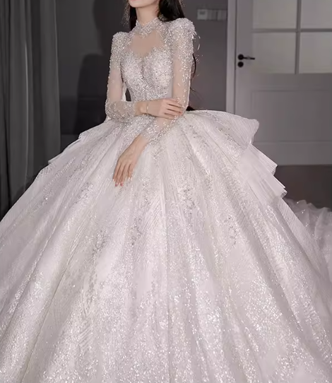 Vintage-Hochzeitskleid mit Pailletten, hohem Kragen, langen Ärmeln, Tüll, Rüschen und A-Linie DP7821