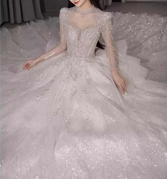 Vintage-Hochzeitskleid mit Pailletten, hohem Kragen, langen Ärmeln, Tüll, Rüschen und A-Linie DP7821