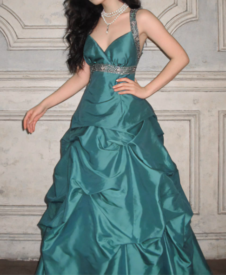 Elegant Emerald Green Straps Beaded Prom Dress Ruched Taffeta Sweet 15 Quinceanera Ball Gown DP7841