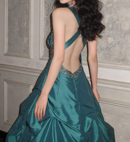 Elegant Emerald Green Straps Beaded Prom Dress Ruched Taffeta Sweet 15 Quinceanera Ball Gown DP7841