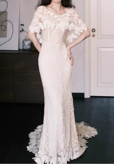 Glamorous White Lace Wedding Dress with Capelet Sheer Mermaid Bridal Gown with Chapel Train DP7844
