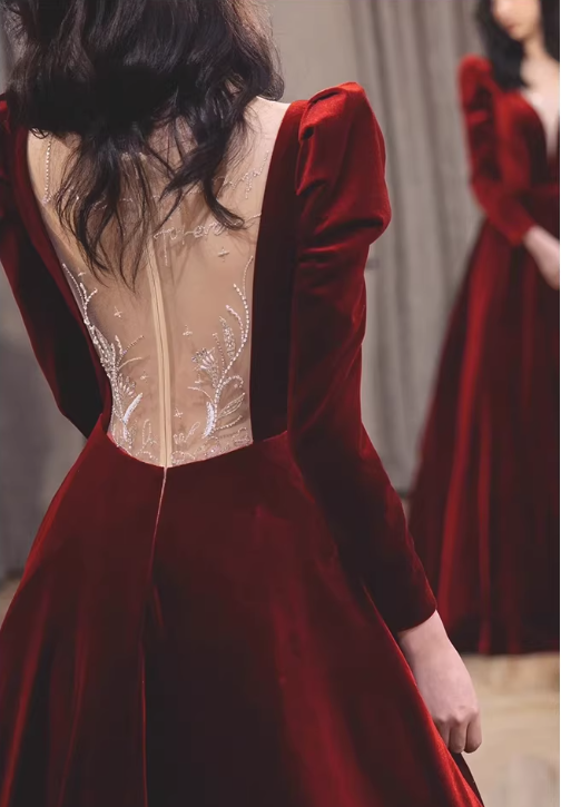 Elegant Luxury Burgundy Velvet Long Puff Sleeve V-Neck Sweet 15 Quinceanera Ball Gown DP7856