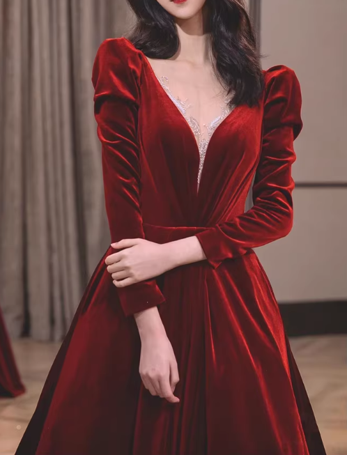 Elegant Luxury Burgundy Velvet Long Puff Sleeve V-Neck Sweet 15 Quinceanera Ball Gown DP7856