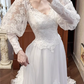 Robe de mariée trapèze en dentelle à manches longues d'inspiration vintage avec traîne cathédrale DP7860
