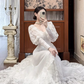 Robe de mariée trapèze en dentelle à manches longues d'inspiration vintage avec traîne cathédrale DP7860