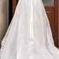 Robe de mariée trapèze en dentelle à manches longues d'inspiration vintage avec traîne cathédrale DP7860