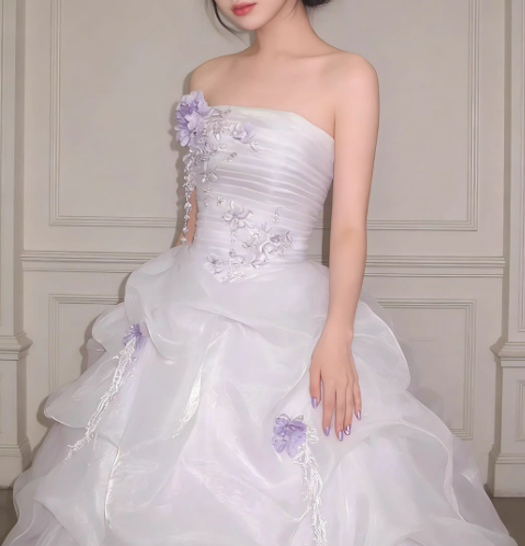 Elegantes lavendelfarbenes, trägerloses A-Linien-Organza-Ballkleid mit 3D-Blumenmuster für Sweet 15, Quinceañera, DP7887