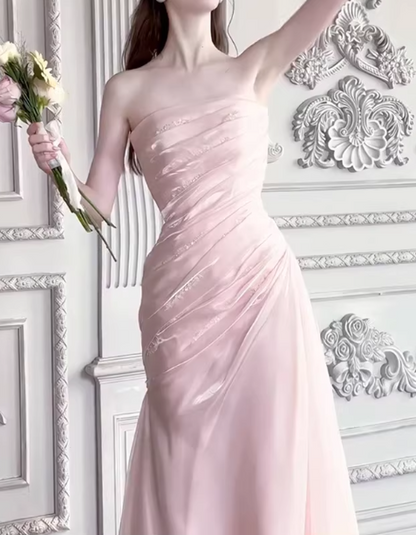 Robe de demoiselle d'honneur rose poudré sans bretelles, jupe fourreau en mousseline froncée DP7888