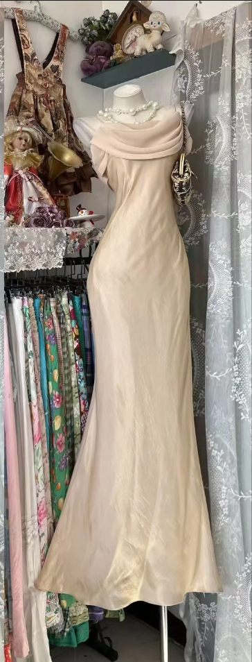 Vintage Champagne Spaghetti Strap Ruffled Mermaid Prom Dress DP7957