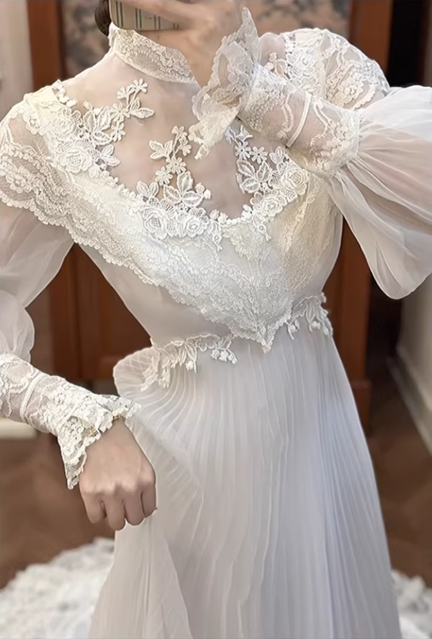 Vintage Ivory Lace Tulle High Neck & Puff Sleeves A-Line Wedding Dress DP8064