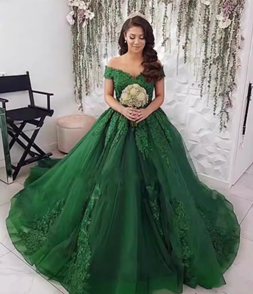 Elegant Emerald Green Off-the-Shoulder Lace Tulle Sweet 15 Quinceanera Ball Gown DP8150