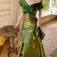 Wunderschönes grünes schulterfreies Meerjungfrauen-Ballkleid mit Rüschen und Stufen DP8365
