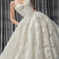 Klassisches elfenbeinfarbenes Sweetheart-Neckholder-Brautkleid in A-Linie aus Spitze DP8392