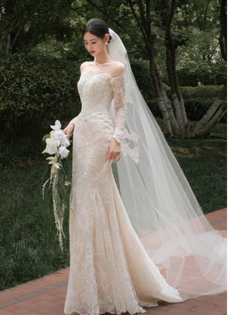 Elegant Ivory Off-the-Shoulder Long Sleeve Lace Mermaid Veil Wedding Dress DP8619