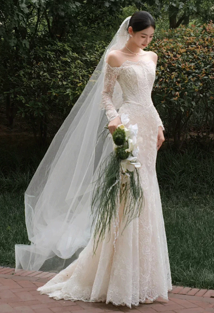 Elegant Ivory Off-the-Shoulder Long Sleeve Lace Mermaid Veil Wedding Dress DP8619