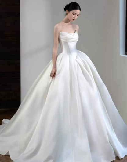 Romantic White Strapless Satin A-Line Wedding Dress DP8622