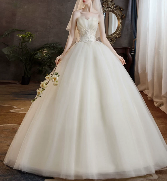 Romantic Sweetheart Strapless Tulle Beaded Lace Bodice A-Line Wedding Dress DP8626