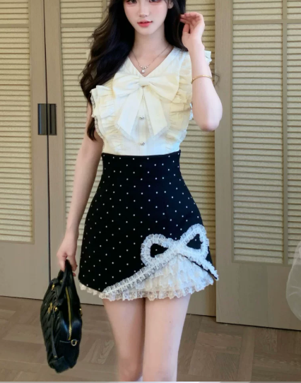 Elegant Puff Sleeve Polka Dot Lace A-Line Homecoming Dress DP8756