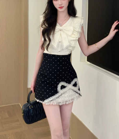 Elegant Puff Sleeve Polka Dot Lace A-Line Homecoming Dress DP8756
