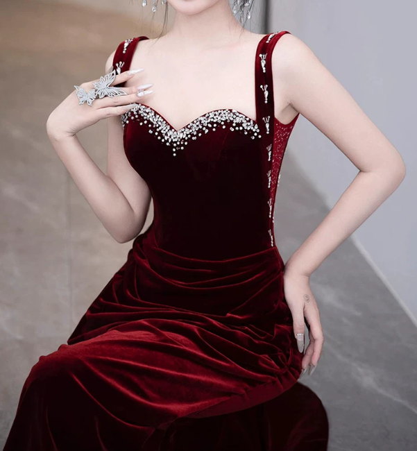 Elegant Burgundy Velvet Mermaid Sweetheart Spaghetti Straps Ruched Prom Dress DP8790