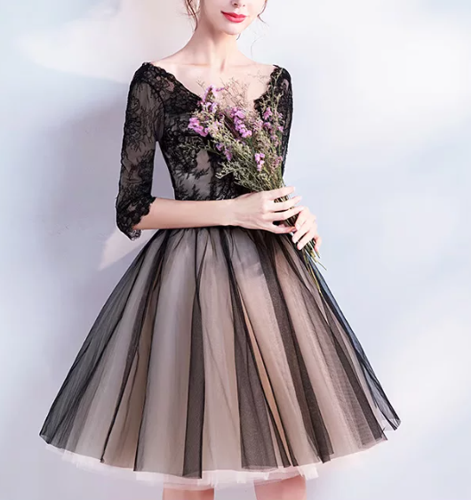 Romantic Lace V-Neck 3/4 Sleeve Short Tulle A-Line Cocktail Party Gown Homecoming Dress DP8800