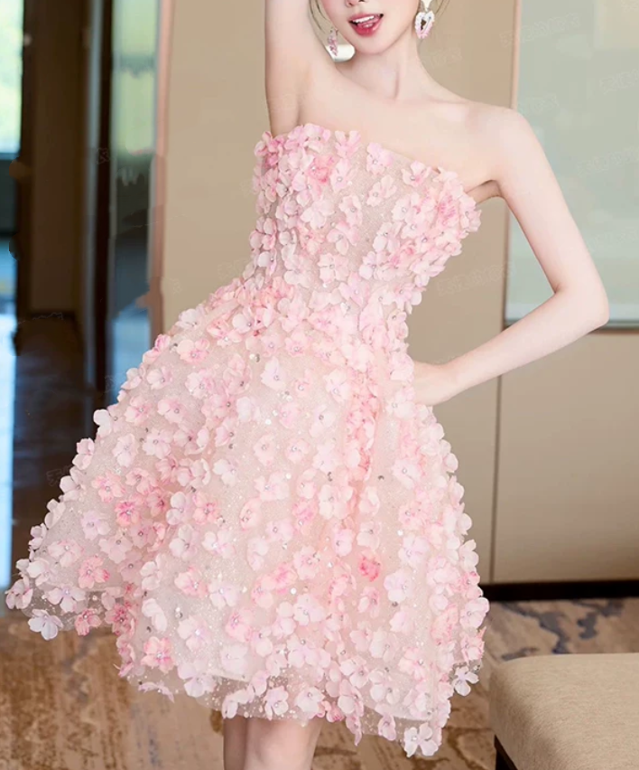 Robe de bal de fin d'année trapèze en tulle à fleurs 3D sans bretelles rose romantique DP8804