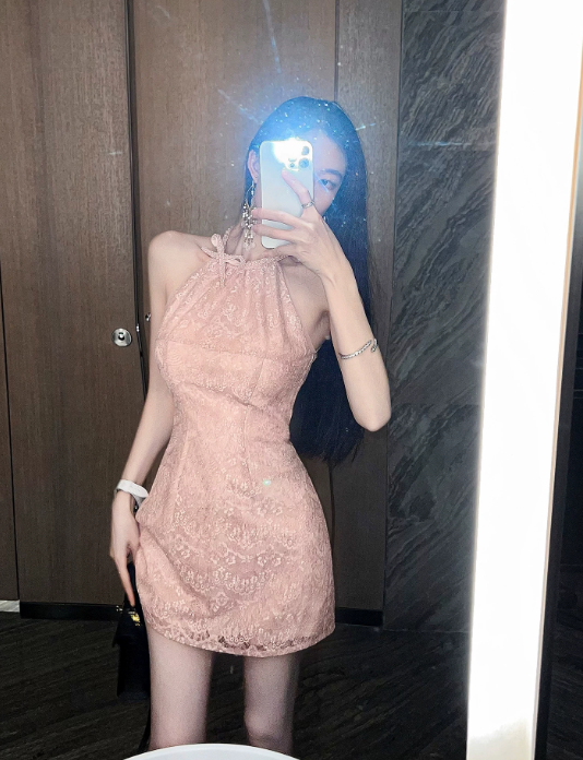 Elegant Pink Halter-Neck Lace Bow Sleeveless A‑Line Homecoming Dress DP8842