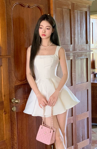Elegant White Satin Square Neck Sleeveless A‑Line Homecoming Dress DP8844