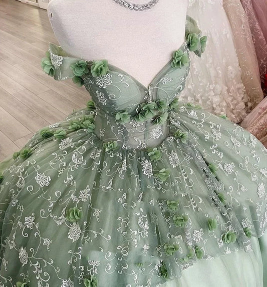 Elegantes, schulterfreies A-Linien-Tüllkleid mit Applikationen in Salbeigrün für Sweet 16 Quinceanera, bodenlanges Ballkleid, Geburtstagskleid, Abendkleid, Ballkleid DP6506