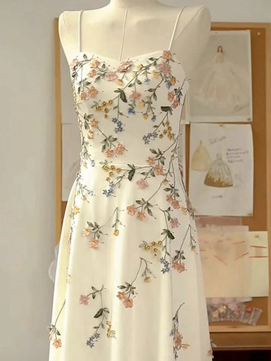 Vintage Beige Spaghettiträger Blumenapplikationen Design Elegantes A-Linie Abendkleid Ballkleid DP6109