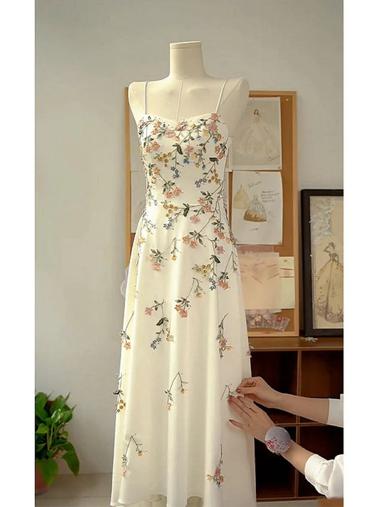 Vintage Beige Spaghettiträger Blumenapplikationen Design Elegantes A-Linie Abendkleid Ballkleid DP6109